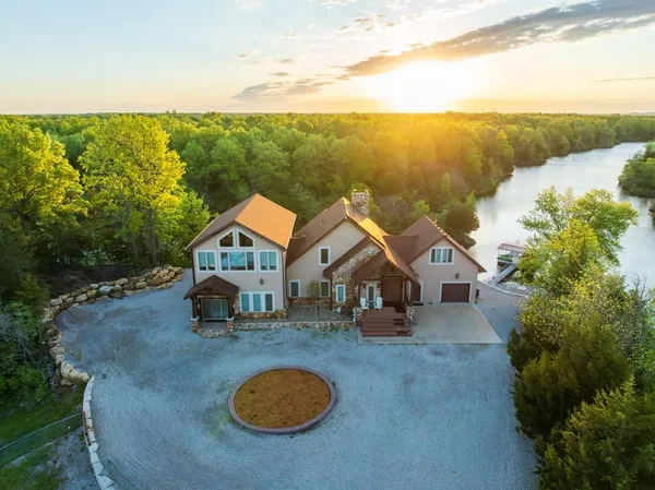 $2,990,000 | 3701 South 1500th Road, Rich Hill, MO 64779