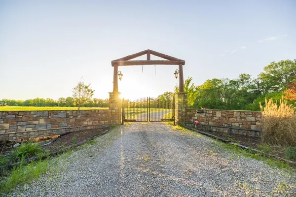 $2,990,000 | 3701 South 1500th Road, Rich Hill, MO 64779