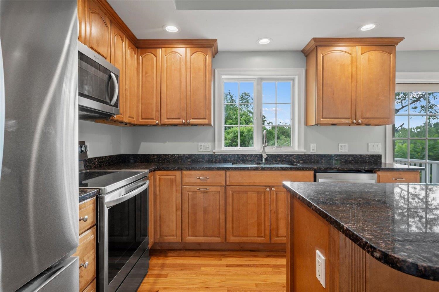 28 Weare Road Seabrook, NH 03874 - Photo 2 of 41