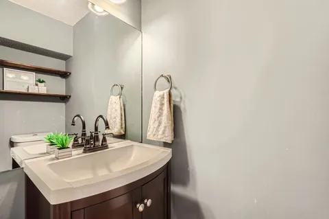 $215,000 | 1411 Gracy Farms Lane, Unit 113, Austin, TX 78758