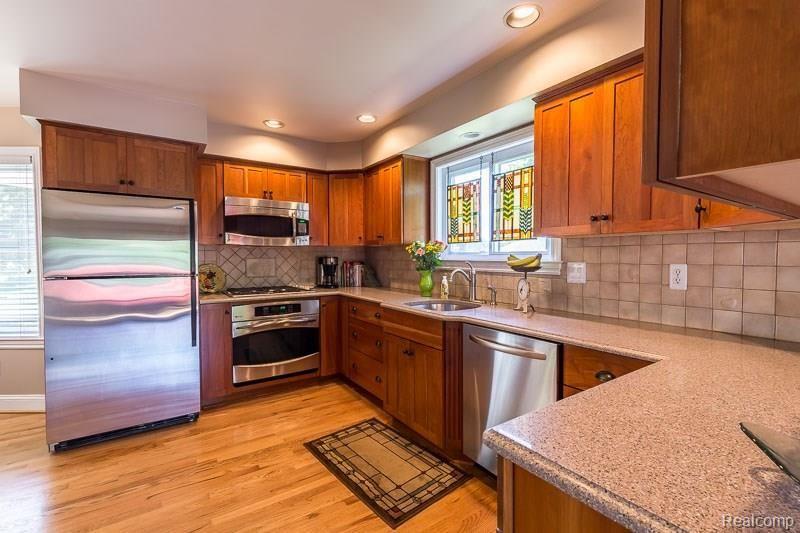 2096 Winchester Road Rochester, MI 48307 - Photo 26 of 45 2096 Winchester sm-37.jpg