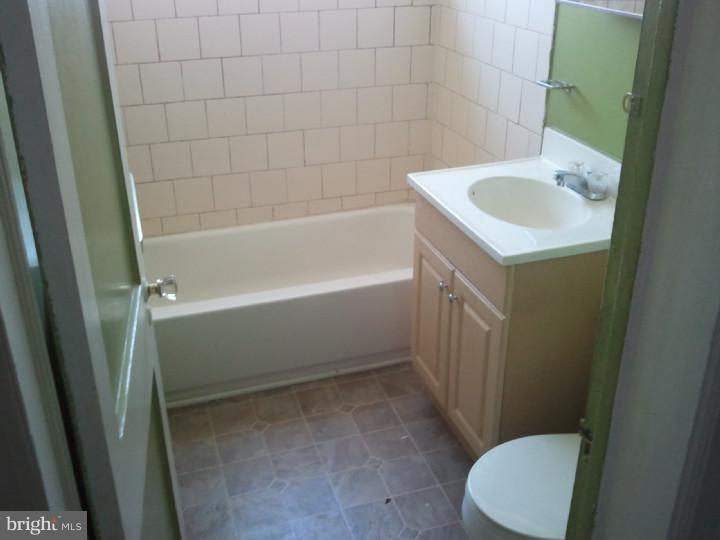 5744 Reedland Street Philadelphia, PA 19143 - Photo 8 of 9 Gallery Image 8