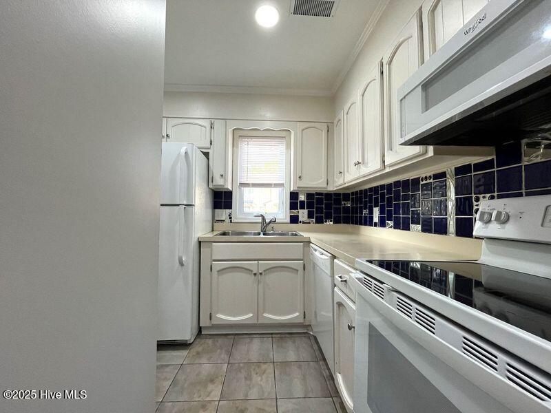 940 Linden Road, Unit 15 Pinehurst, NC 28374 - Photo 11 of 25 940 kitchen 2