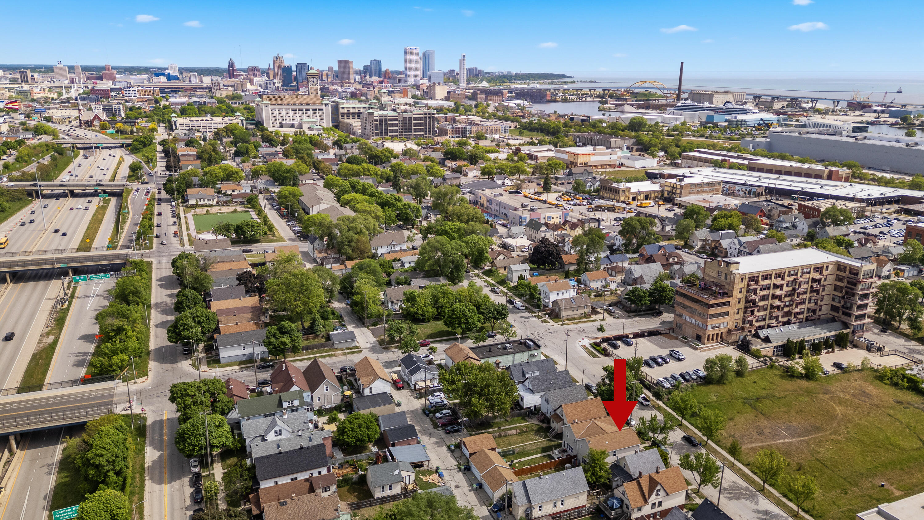 1825 South 3rd Street, Unit 1825 Milwaukee, WI 53204 - Photo 20 of 29 Aerial to Downtown