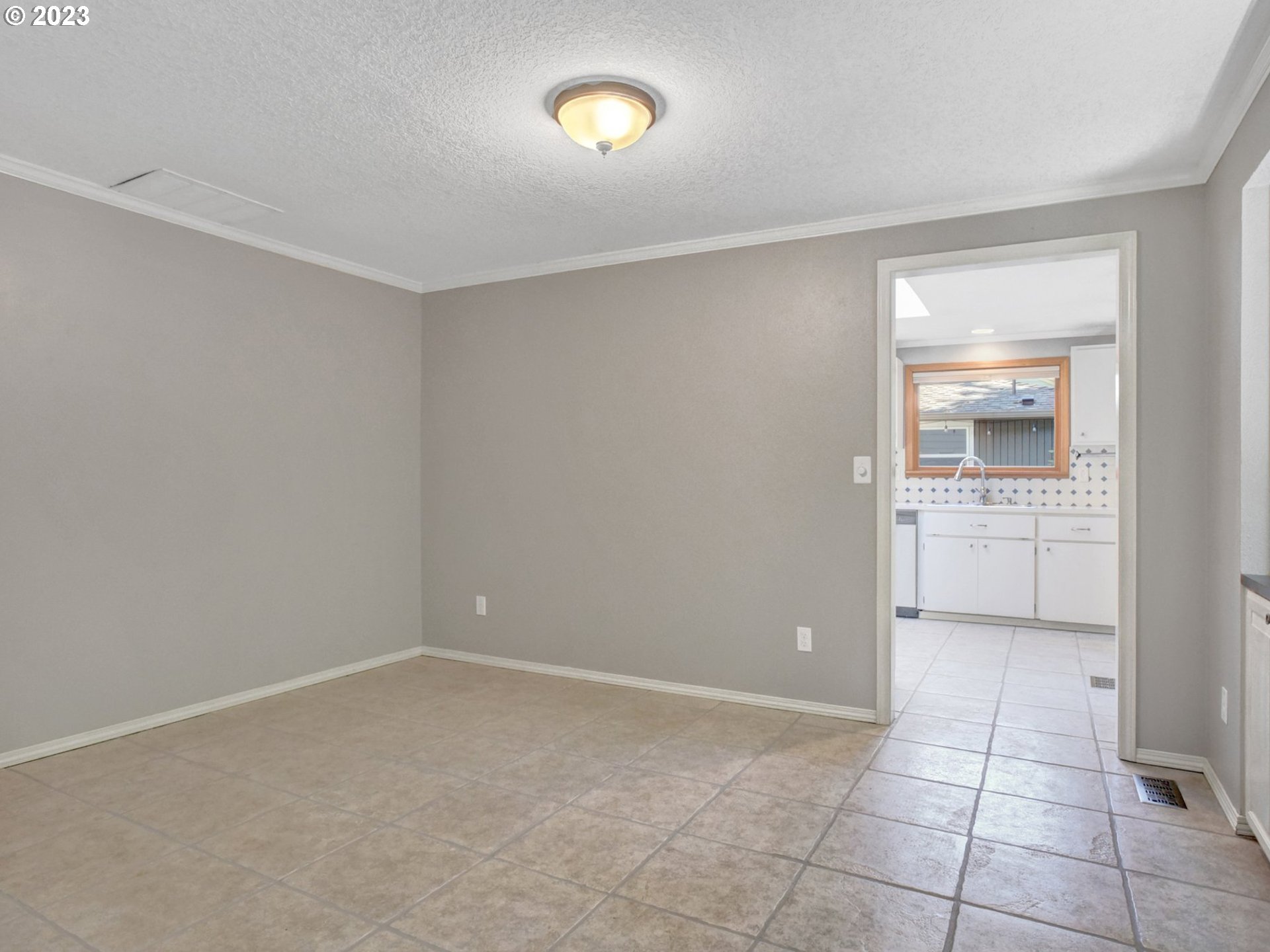 2050 Greentree Road Lake Oswego, OR 97034 - Photo 13 of 41 Gallery Image 13