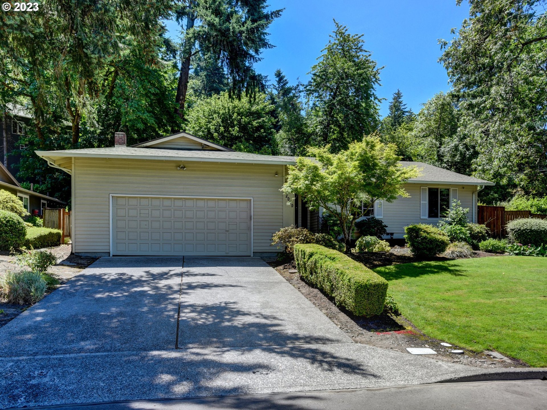 2050 Greentree Road Lake Oswego, OR 97034 - Photo 2 of 41 Gallery Image 2