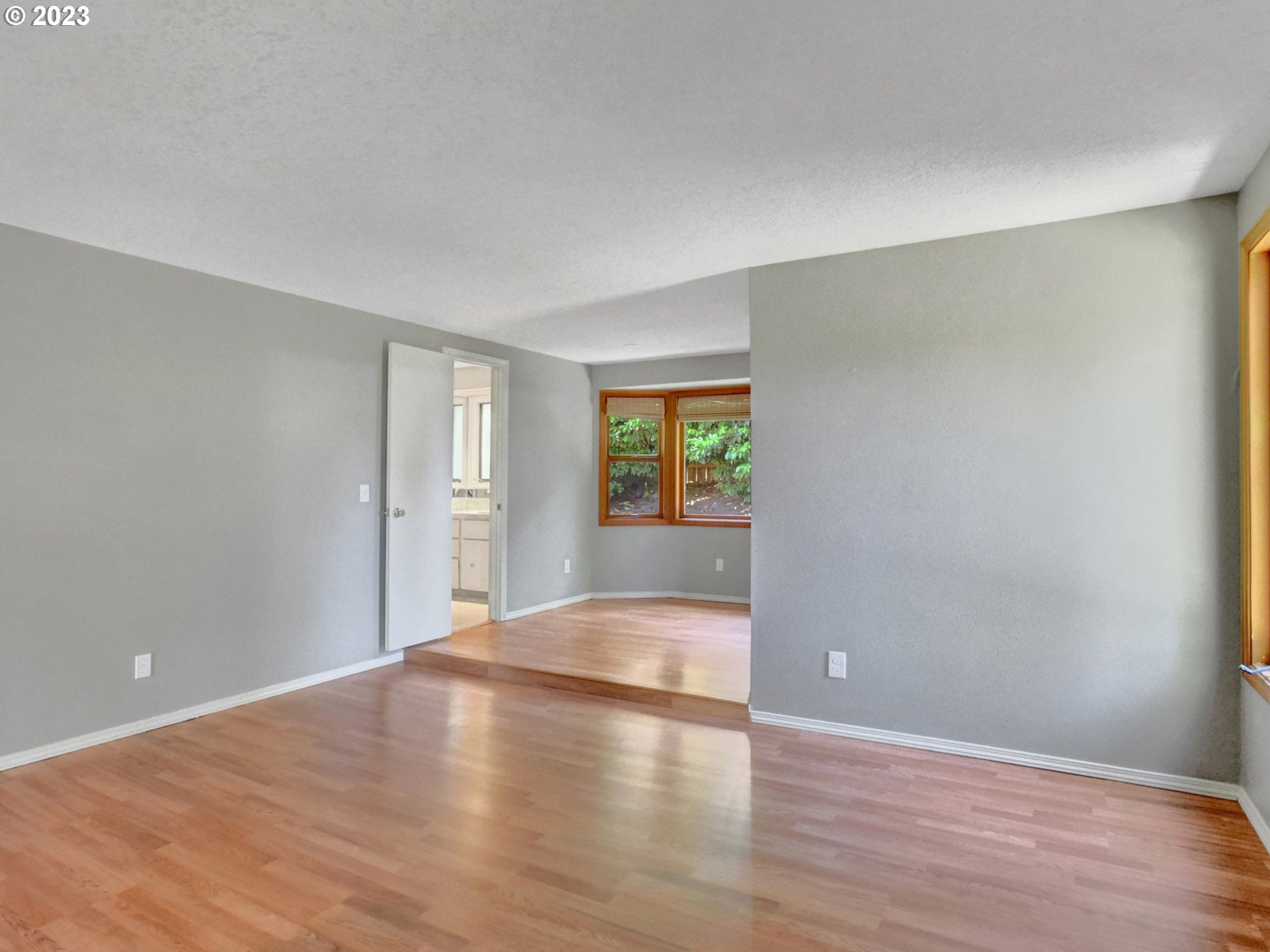 2050 Greentree Road Lake Oswego, OR 97034 - Photo 24 of 41 Gallery Image 24