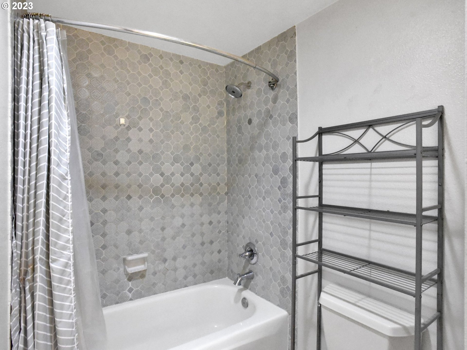 2050 Greentree Road Lake Oswego, OR 97034 - Photo 28 of 41 Gallery Image 28