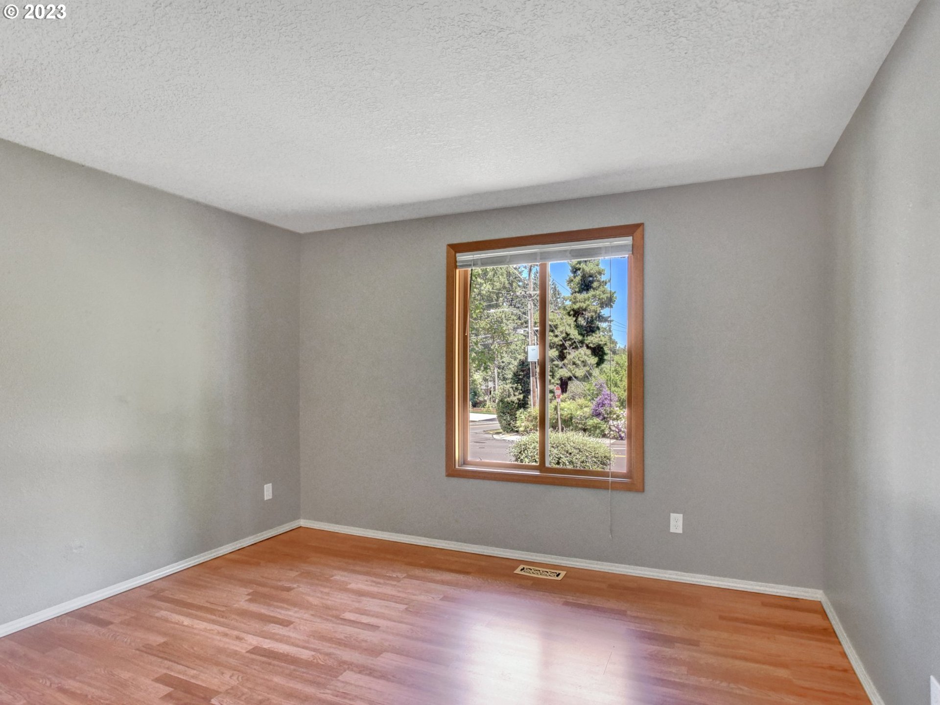 2050 Greentree Road Lake Oswego, OR 97034 - Photo 29 of 41 Gallery Image 29