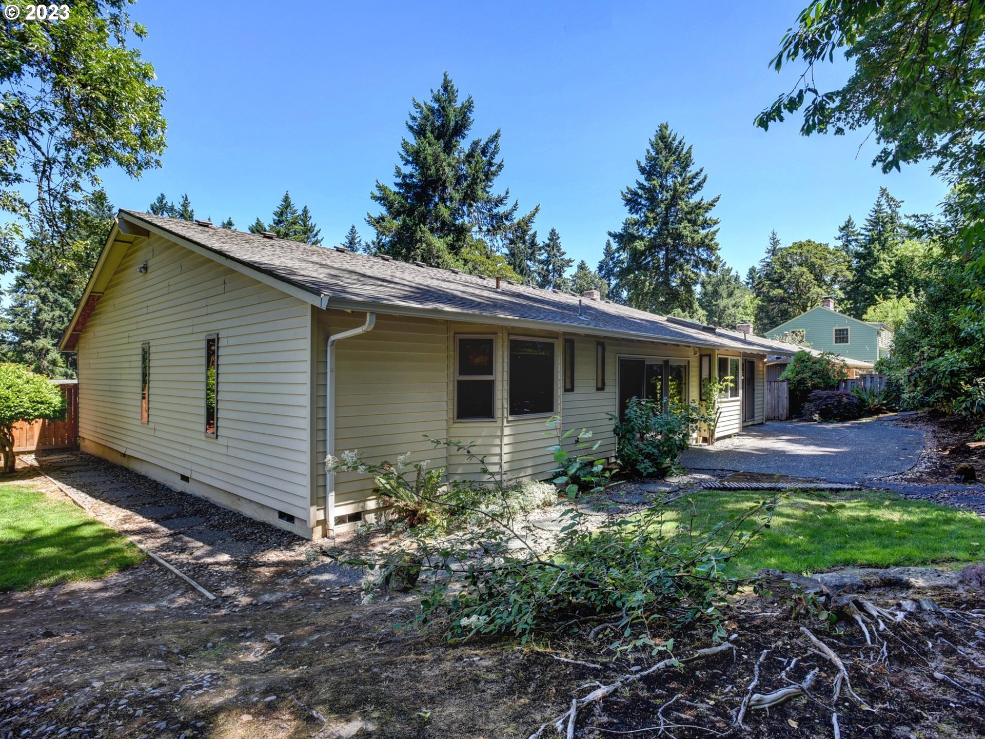 2050 Greentree Road Lake Oswego, OR 97034 - Photo 34 of 41 Gallery Image 34