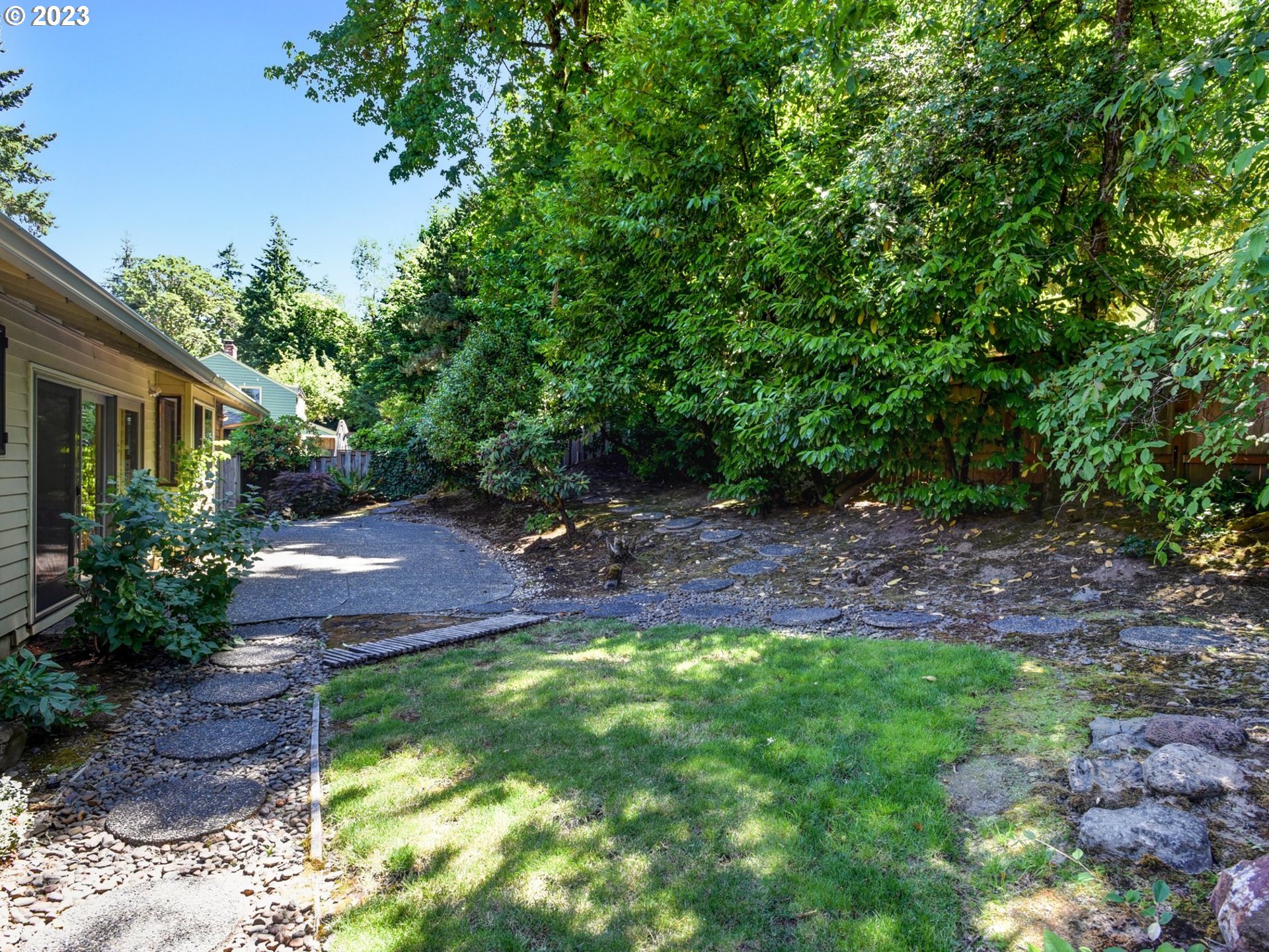 2050 Greentree Road Lake Oswego, OR 97034 - Photo 35 of 41 Gallery Image 35