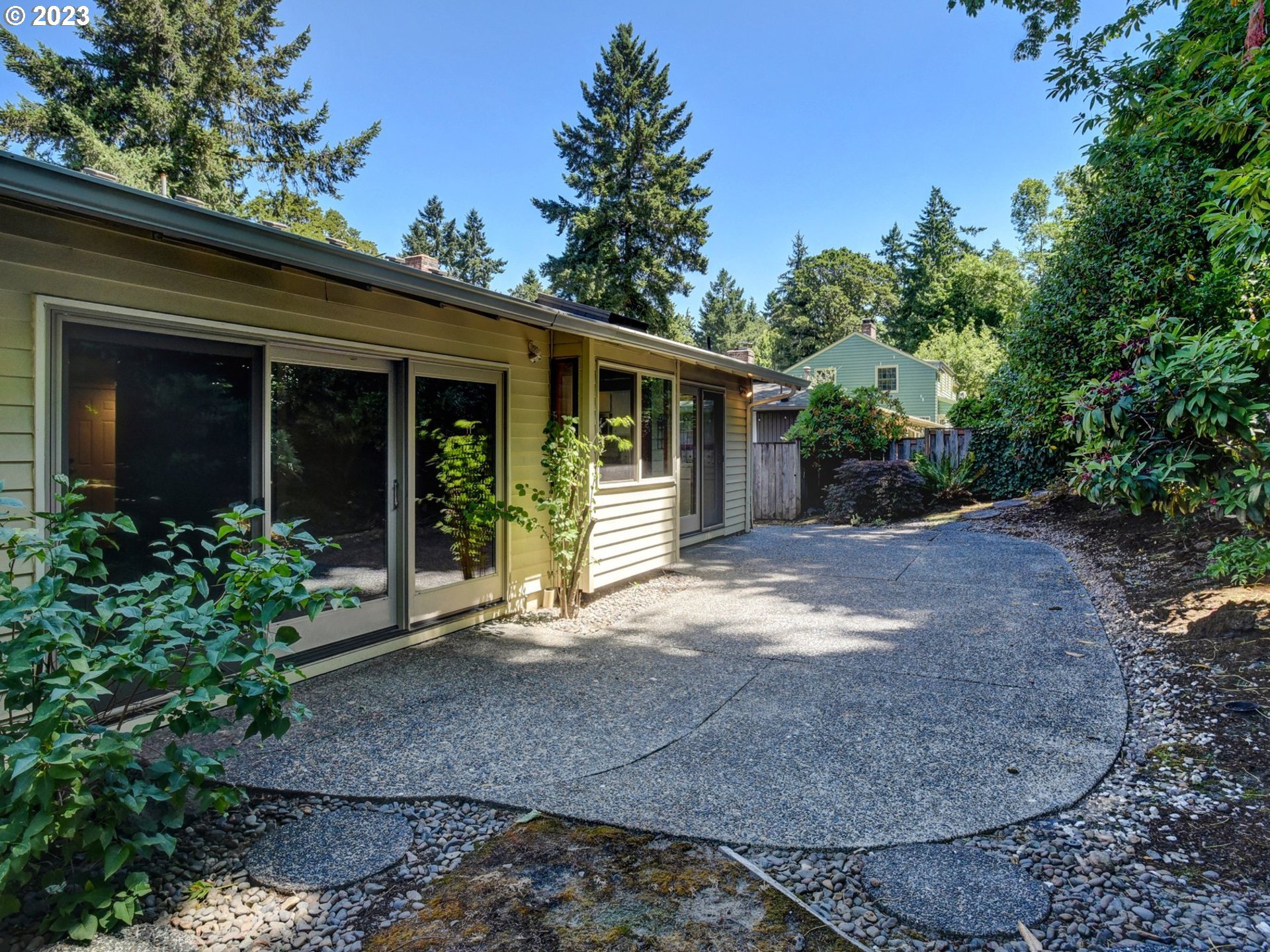 2050 Greentree Road Lake Oswego, OR 97034 - Photo 36 of 41 Gallery Image 36