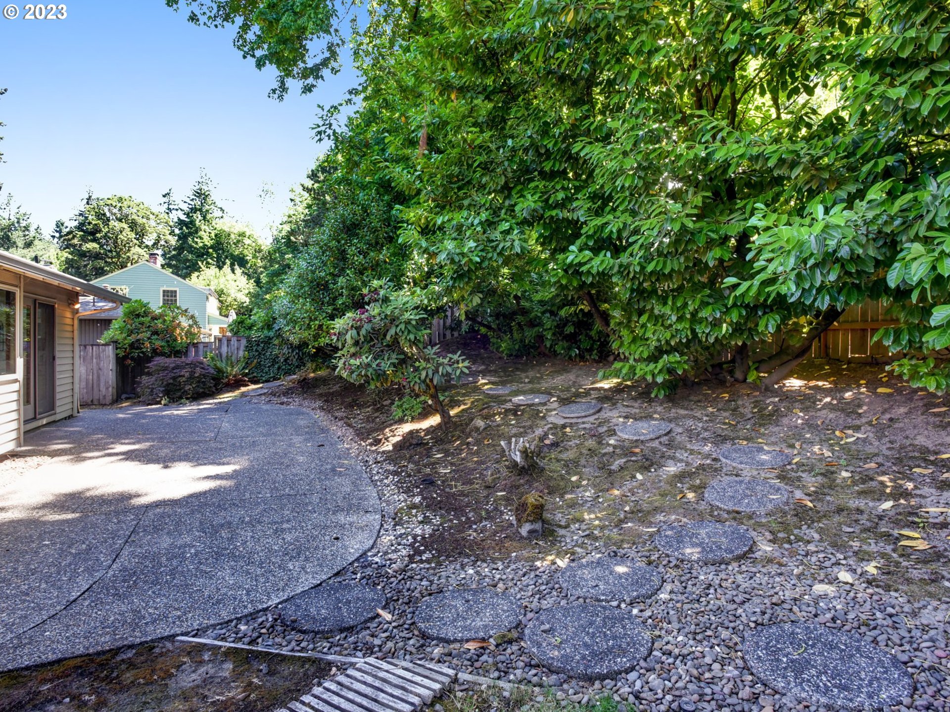 2050 Greentree Road Lake Oswego, OR 97034 - Photo 37 of 41 Gallery Image 37