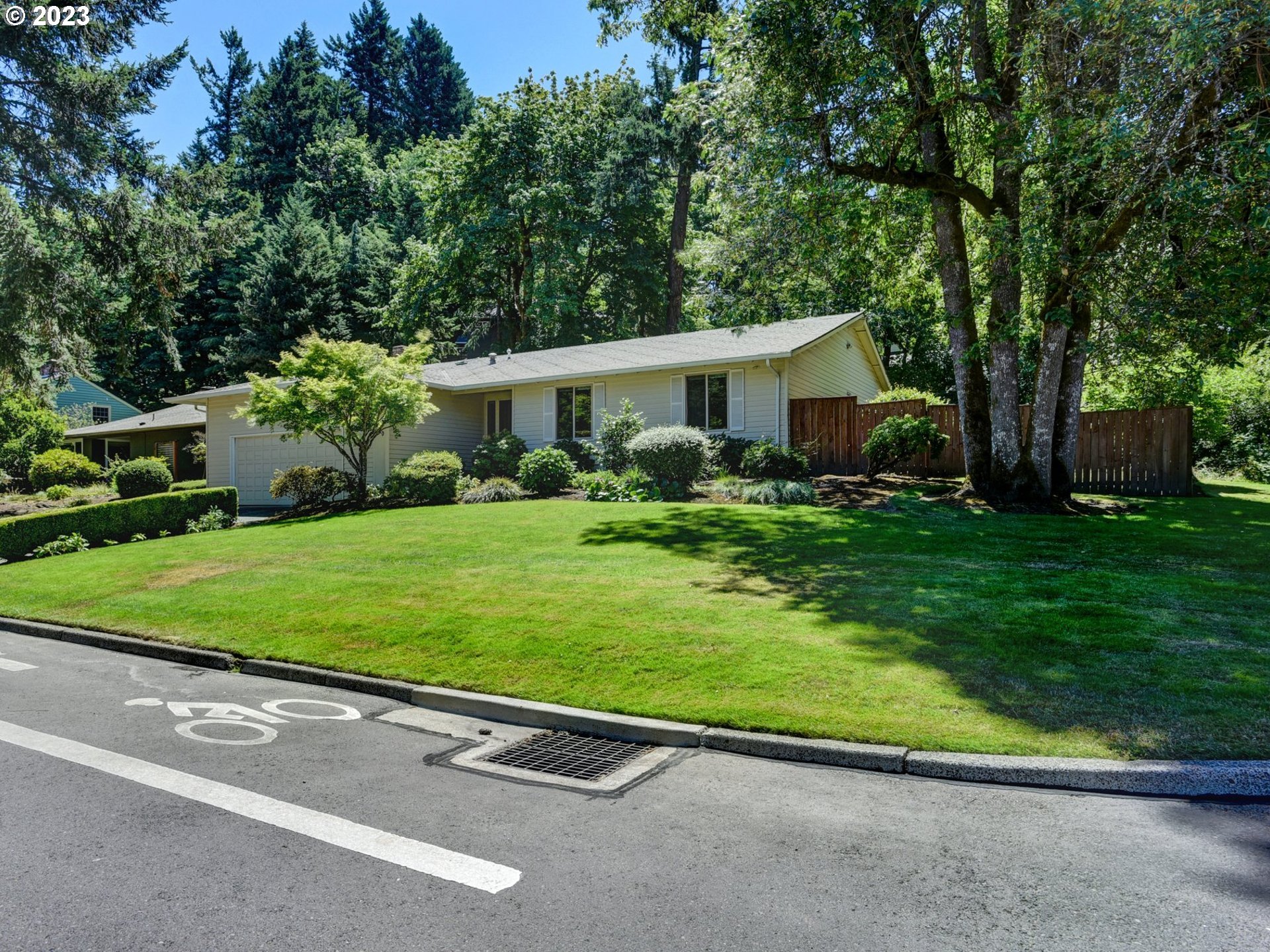 2050 Greentree Road Lake Oswego, OR 97034 - Photo 40 of 41 Gallery Image 40