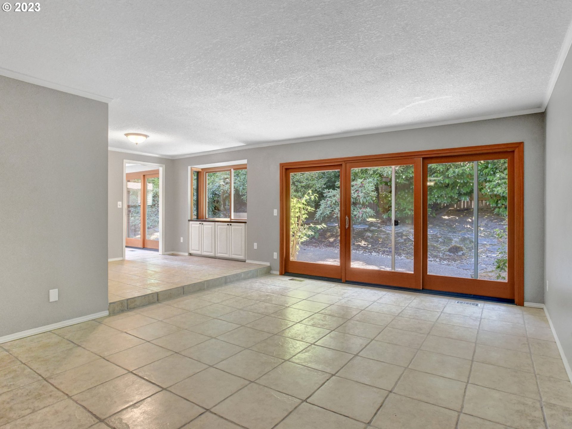 2050 Greentree Road Lake Oswego, OR 97034 - Photo 8 of 41 Gallery Image 8
