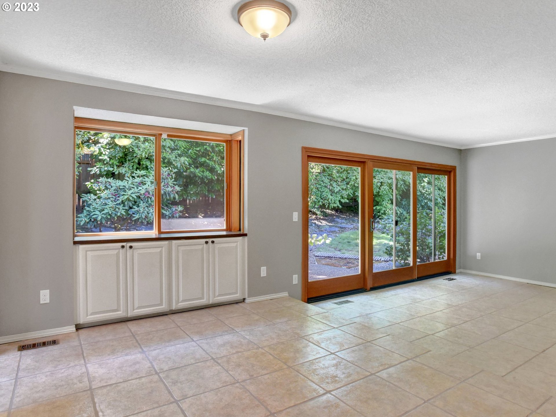 2050 Greentree Road Lake Oswego, OR 97034 - Photo 9 of 41 Gallery Image 9