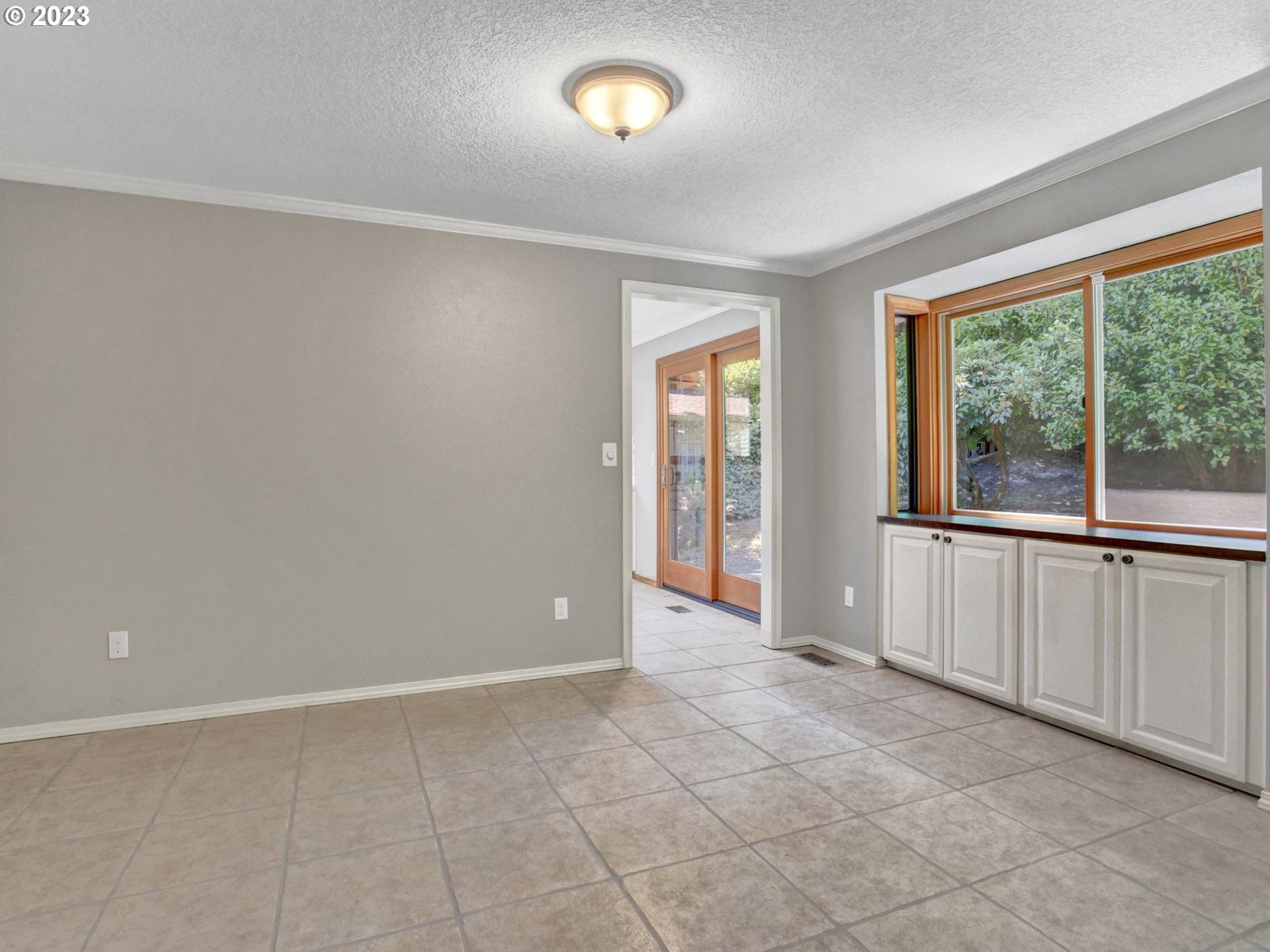 2050 Greentree Road Lake Oswego, OR 97034 - Photo 10 of 41 Gallery Image 10
