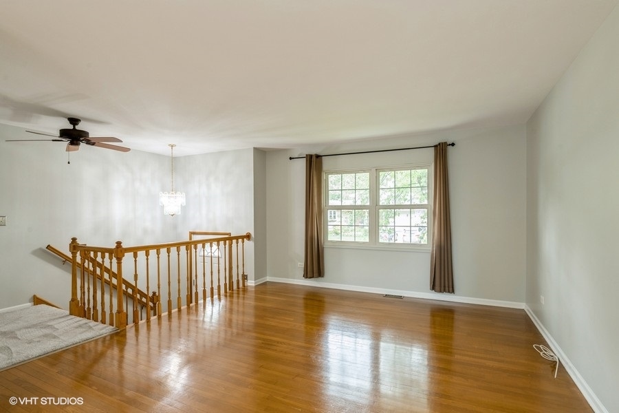 2316 Beck Road Lindenhurst, IL 60046 - Photo 2 of 22