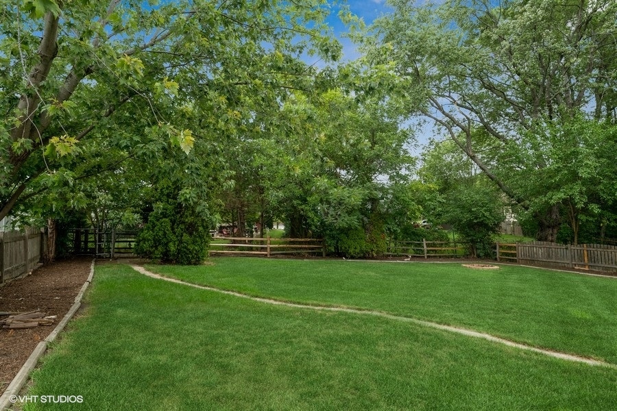 2316 Beck Road Lindenhurst, IL 60046 - Photo 17 of 22