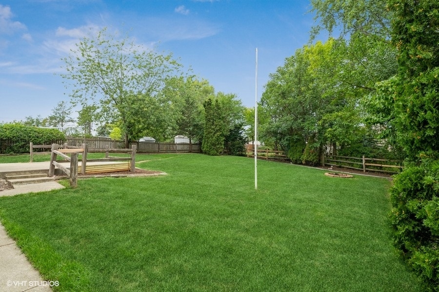 2316 Beck Road Lindenhurst, IL 60046 - Photo 18 of 22