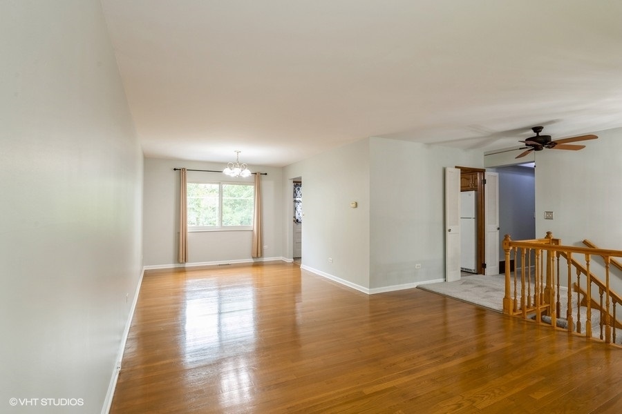 2316 Beck Road Lindenhurst, IL 60046 - Photo 3 of 22
