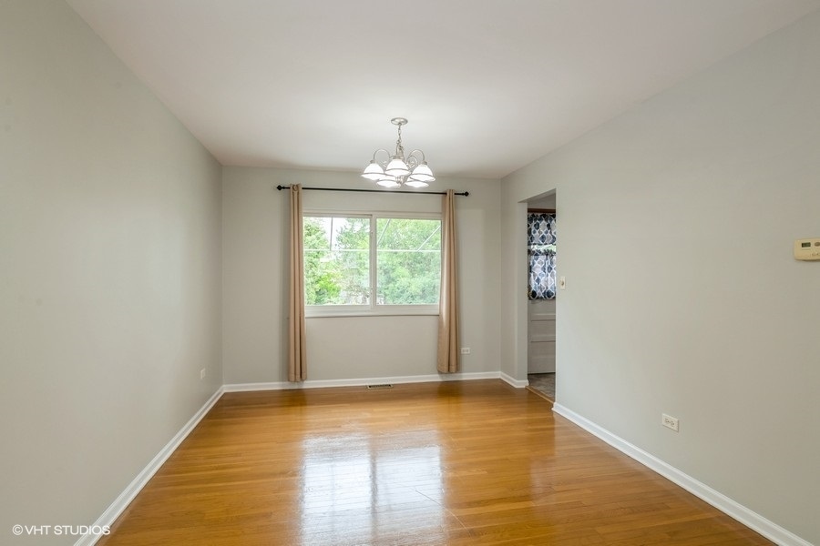 2316 Beck Road Lindenhurst, IL 60046 - Photo 4 of 22