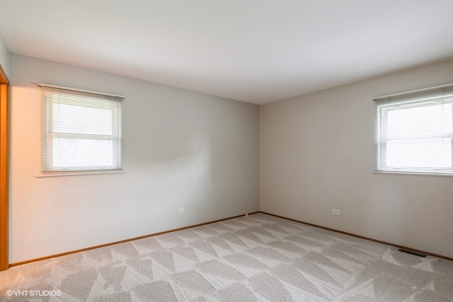 2316 Beck Road Lindenhurst, IL 60046 - Photo 6 of 22