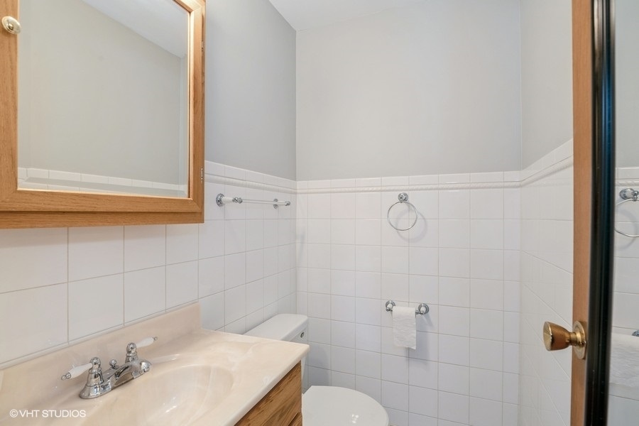 2316 Beck Road Lindenhurst, IL 60046 - Photo 10 of 22