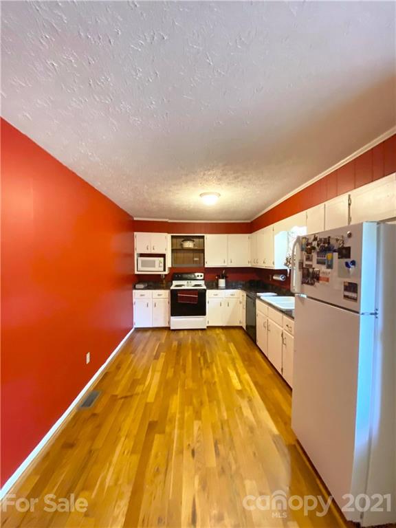 2226 Olde Well Road Hudson, NC 28638 - Photo 7 of 20 Gallery Image 7