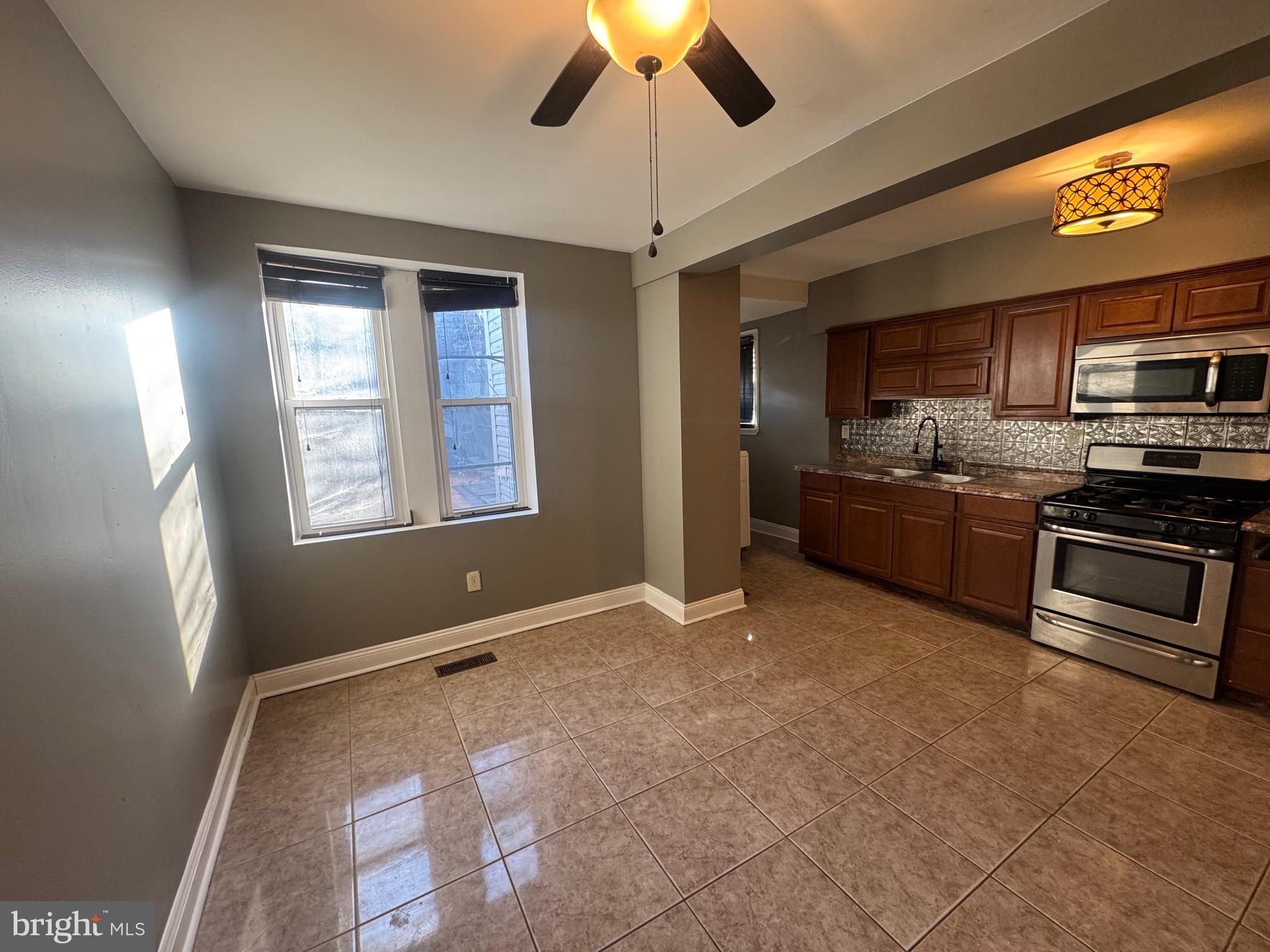 1321 Cambria Street Baltimore, MD 21225 - Photo 16 of 38