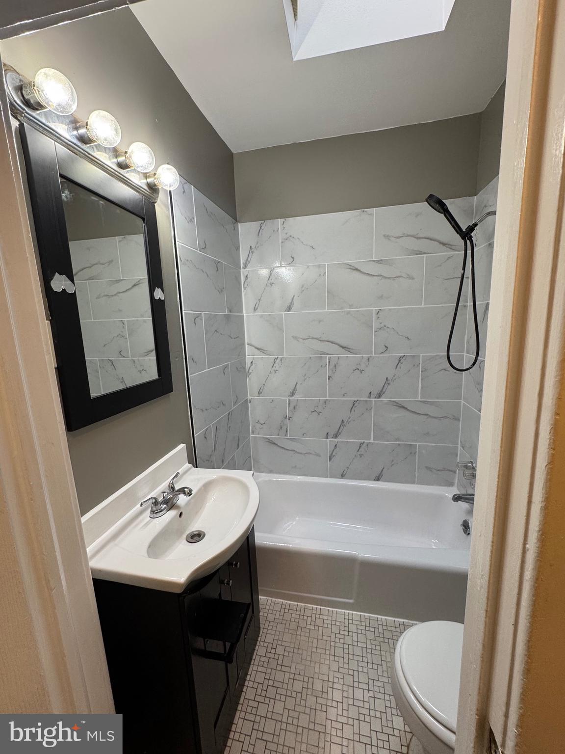 1321 Cambria Street Baltimore, MD 21225 - Photo 6 of 38