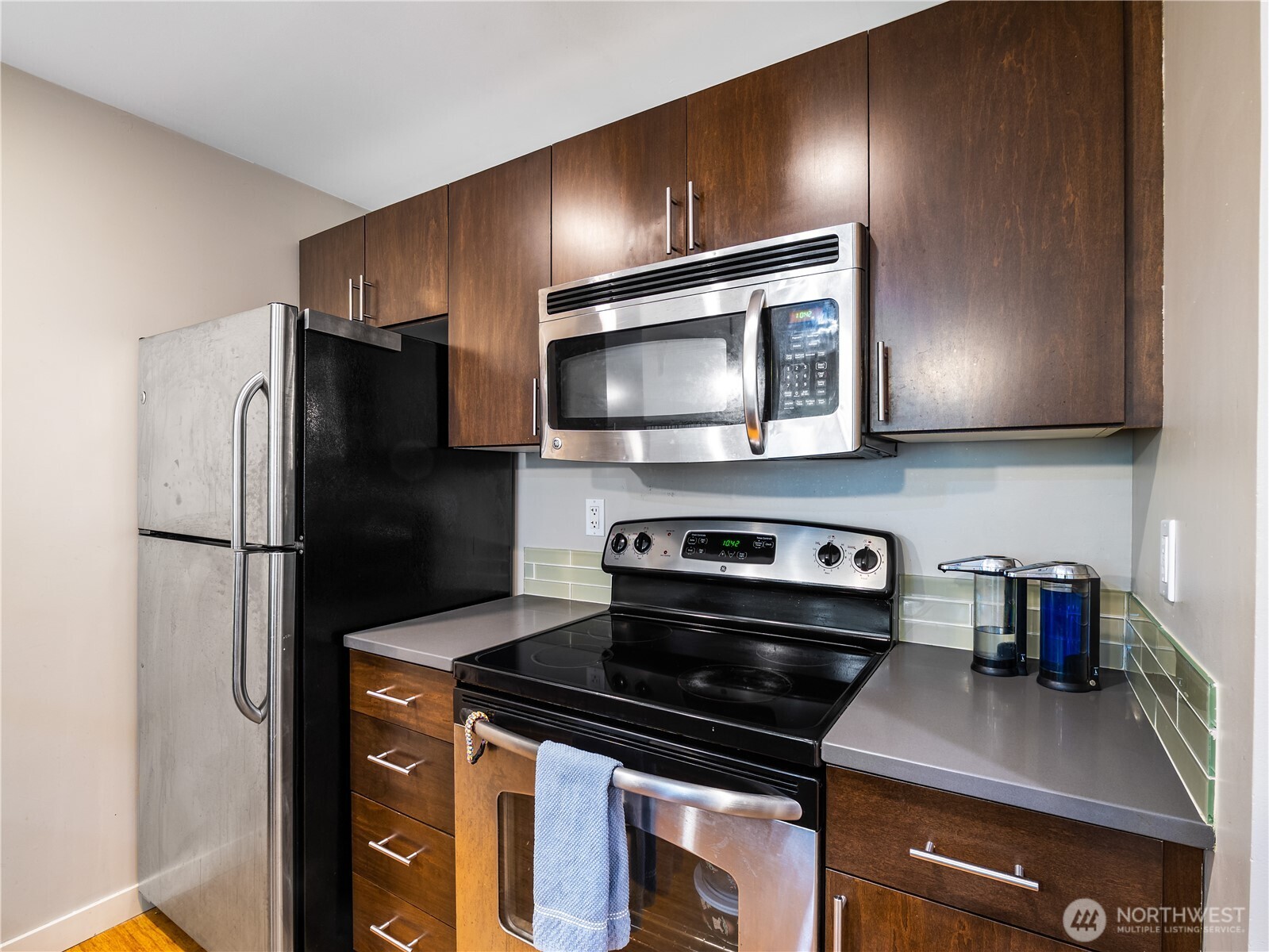 8125 Willows Road, Unit B302 Redmond, WA 98052 - Photo 16 of 28