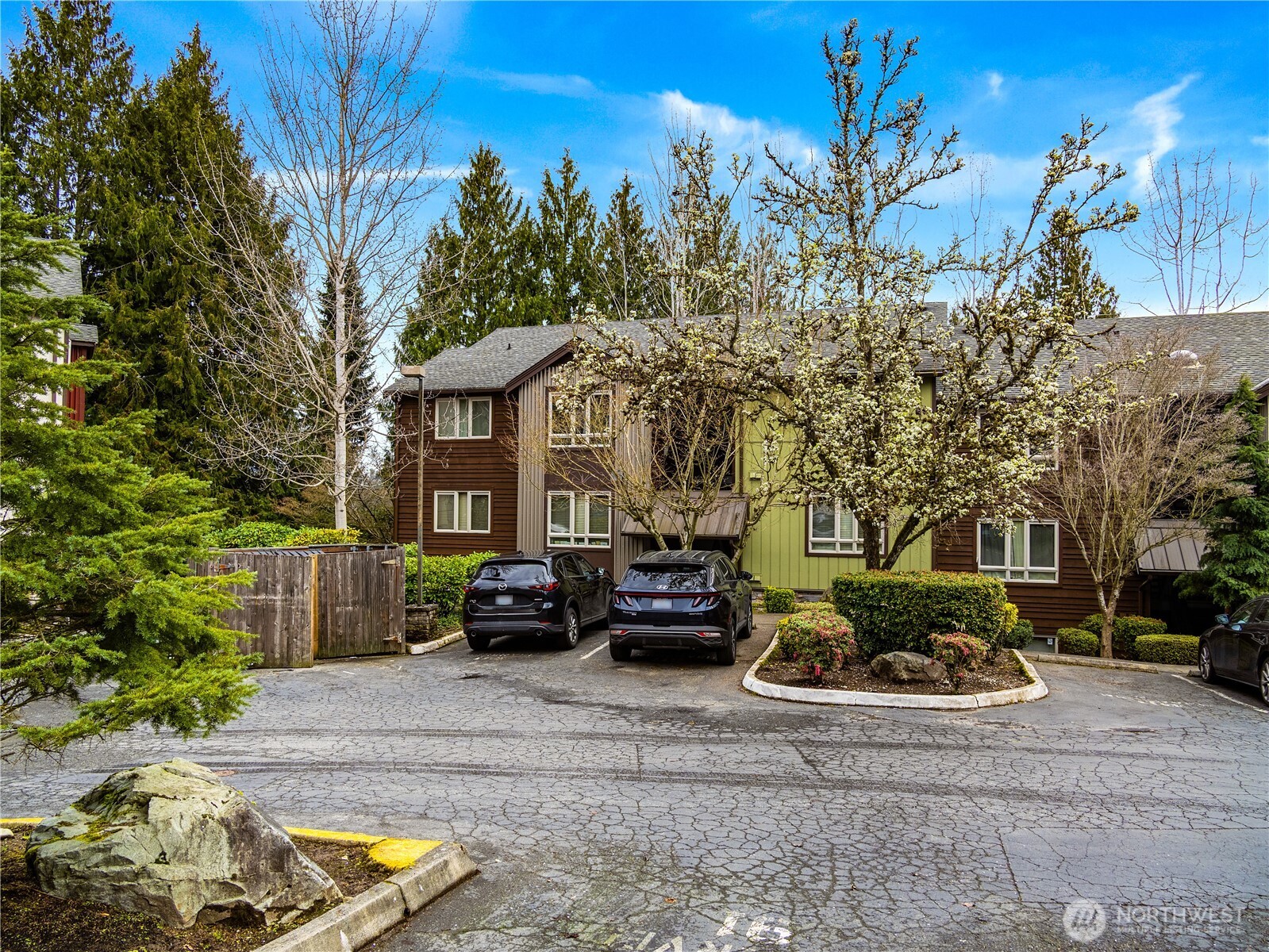 8125 Willows Road, Unit B302 Redmond, WA 98052 - Photo 5 of 28
