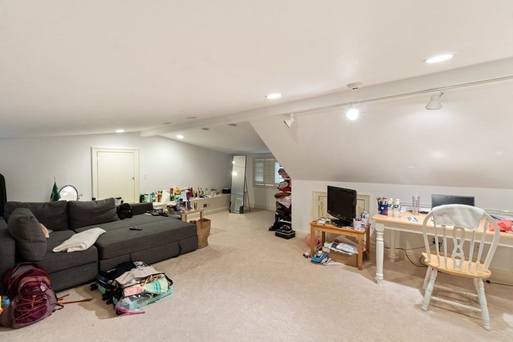 20 Dean Road Wellesley, MA 02481 - Photo 12 of 40