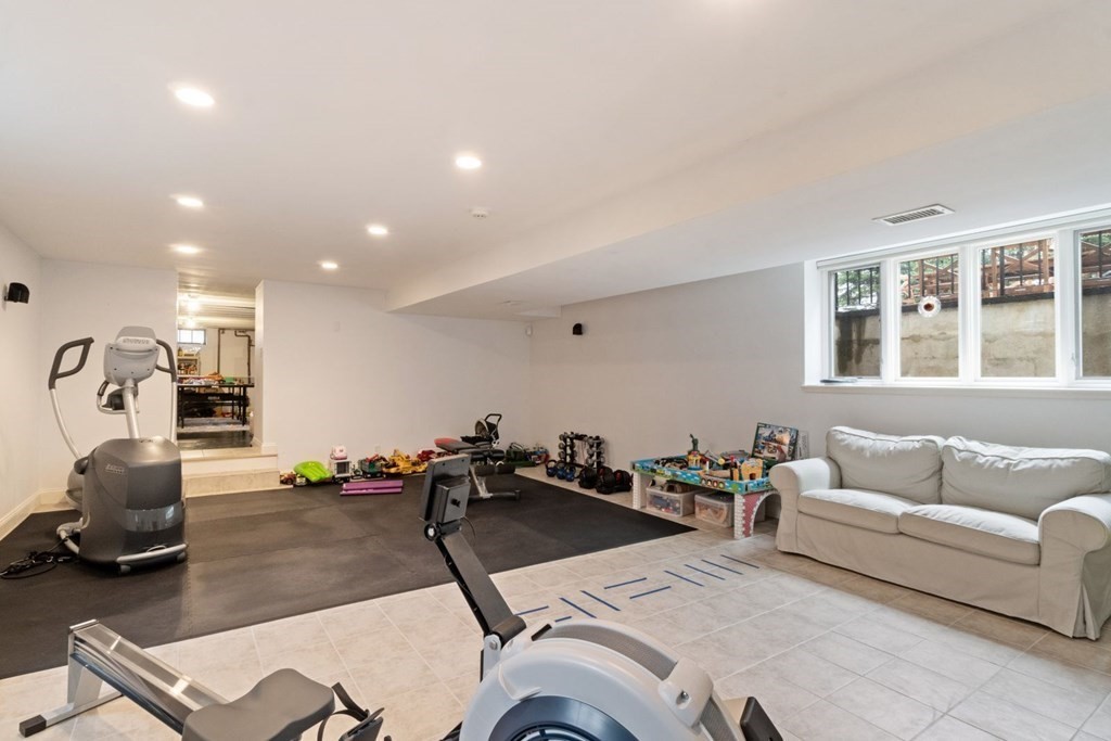 20 Dean Road Wellesley, MA 02481 - Photo 28 of 40