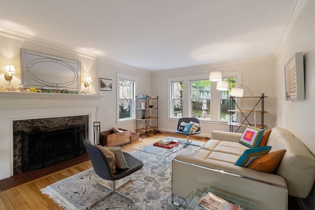 20 Dean Road Wellesley, MA 02481 - Photo 3 of 40