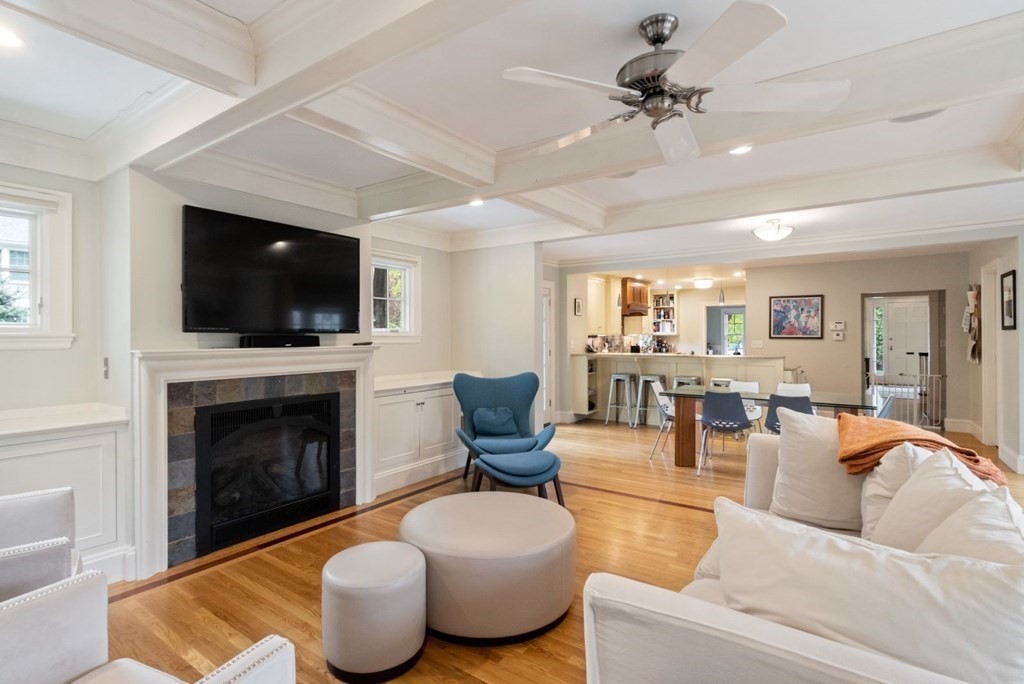 20 Dean Road Wellesley, MA 02481 - Photo 4 of 40