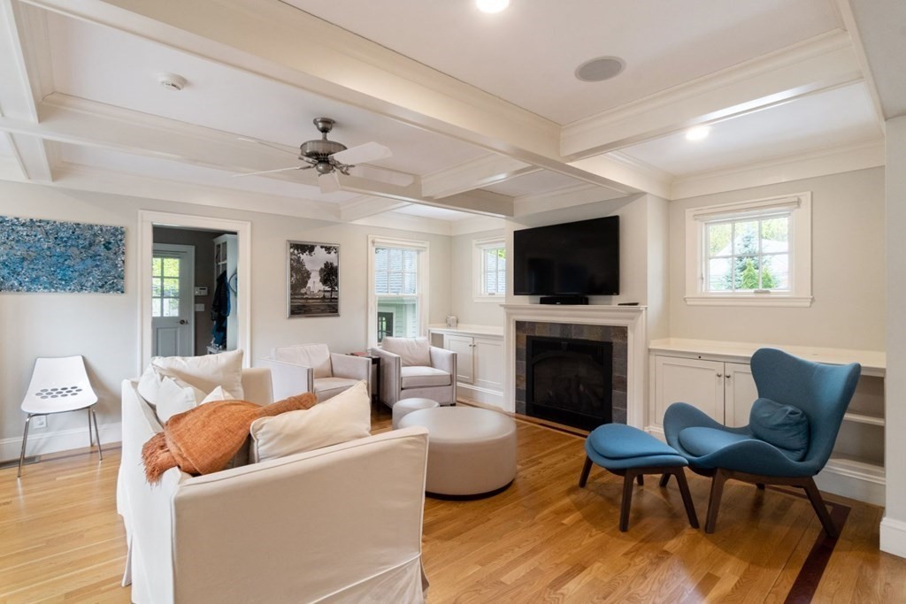 20 Dean Road Wellesley, MA 02481 - Photo 7 of 40