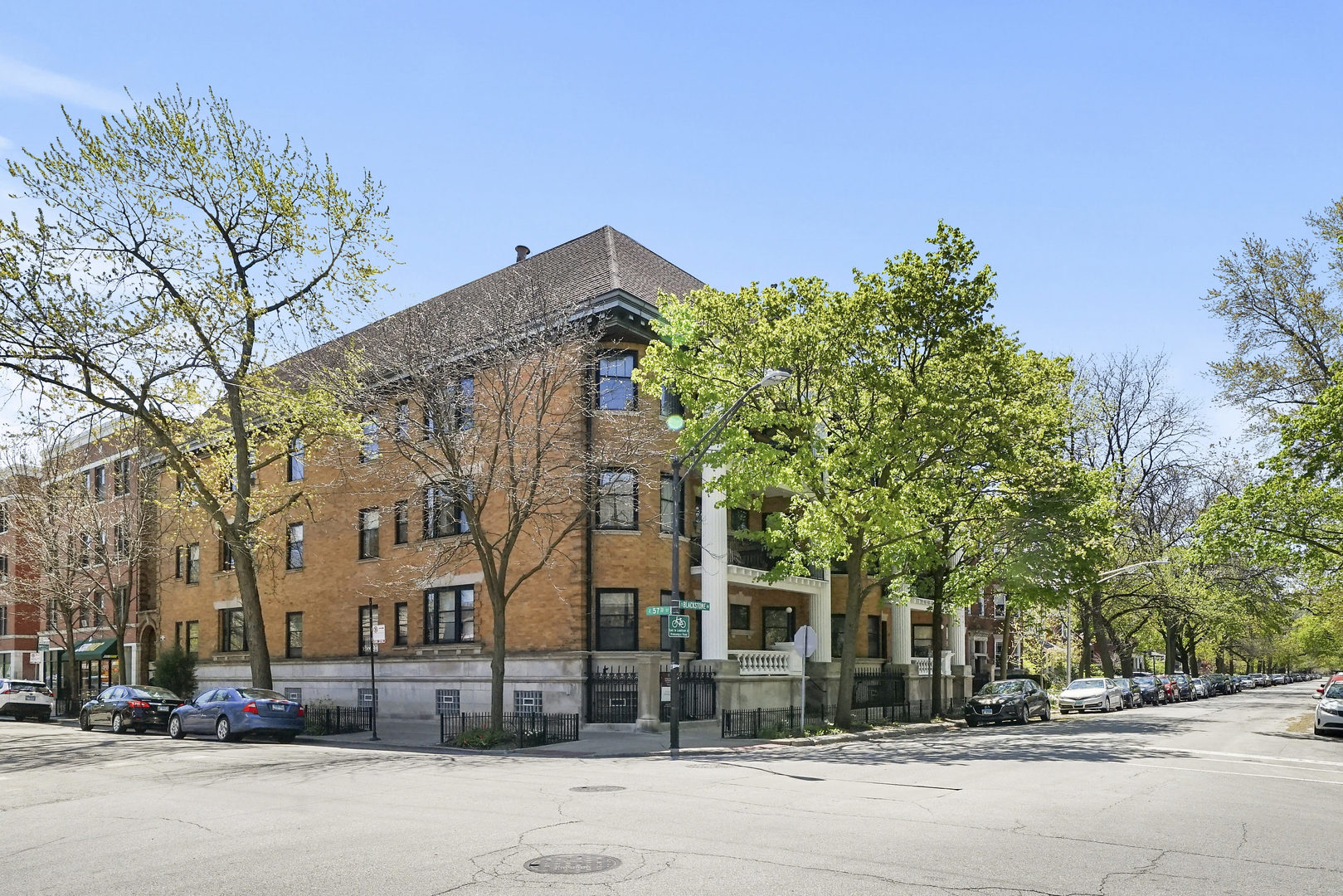 5707 South Blackstone Avenue, Unit 2 Chicago, IL 60637 - Photo 1 of 25 front view of a building with a street