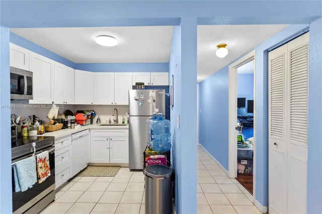 $225,000 | 701 Northeast 1st Court, Unit 209, Hallandale Beach, FL 33009