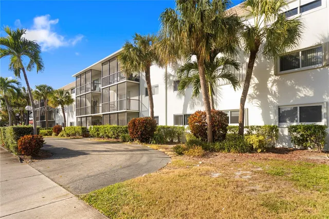 $225,000 | 701 Northeast 1st Court, Unit 209, Hallandale Beach, FL 33009