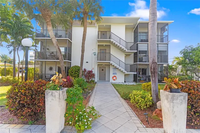 $225,000 | 701 Northeast 1st Court, Unit 209, Hallandale Beach, FL 33009