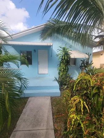 $2,150 | 5743 Lincoln Street, Unit 1, Hollywood, FL 33021