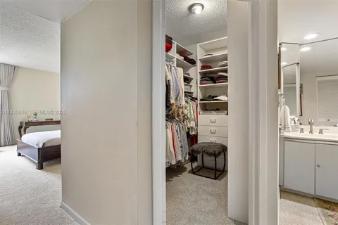 $885,000 | 520 Brickell Key Drive, Unit A1404, Miami, FL 33131