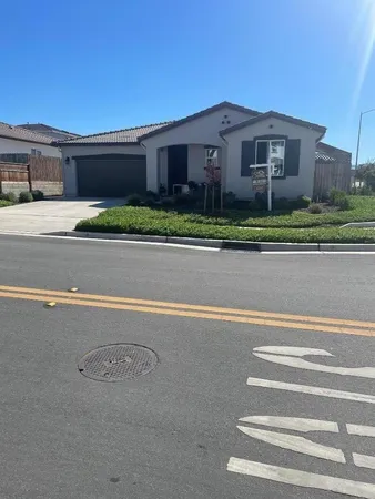 $830,000 | 2001 Wildflower Drive, Hollister, CA 95023