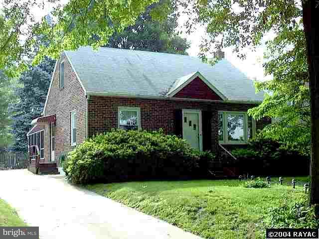 309 Pinehurst Road York, PA 17402 - Photo 1 of 8 Gallery Image 1