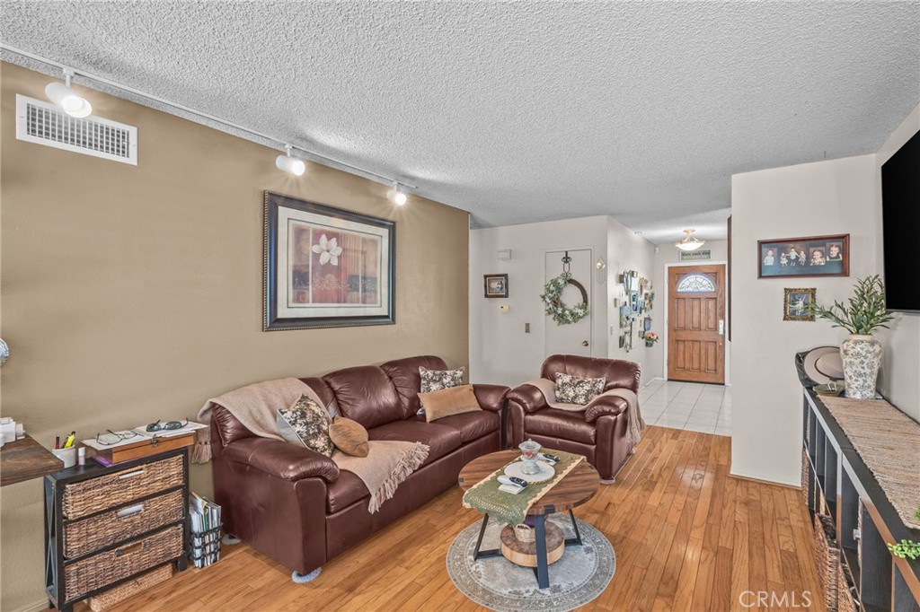 11539 Inglewood Court Riverside, CA 92503 - Photo 11 of 43