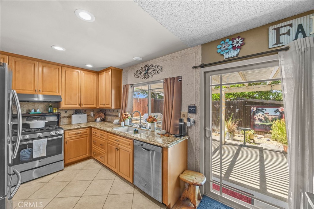 11539 Inglewood Court Riverside, CA 92503 - Photo 15 of 43