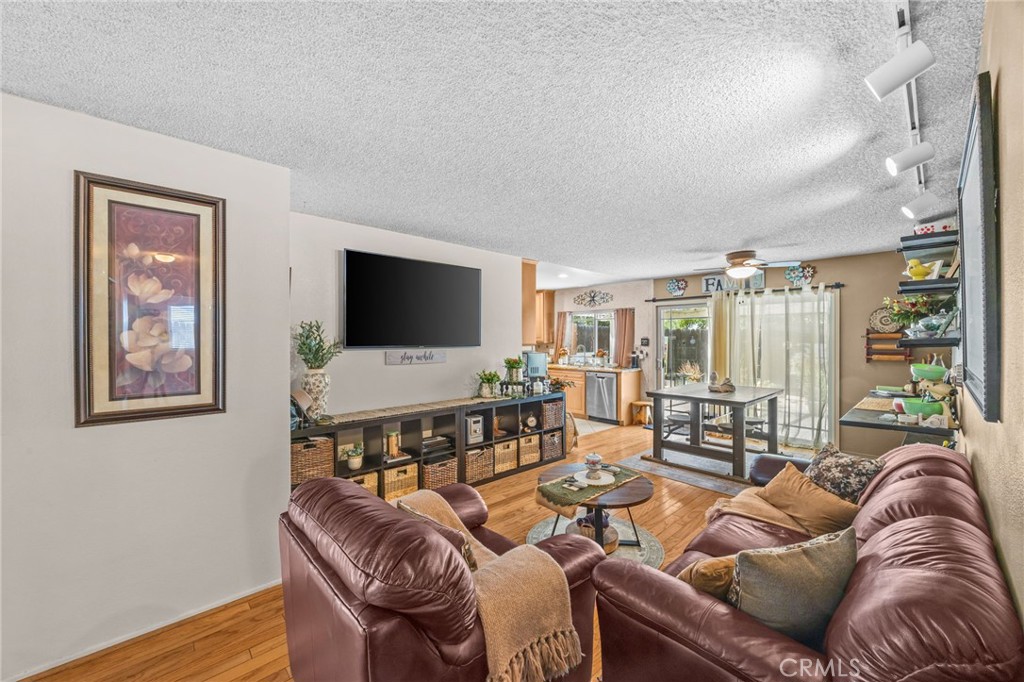 11539 Inglewood Court Riverside, CA 92503 - Photo 9 of 43