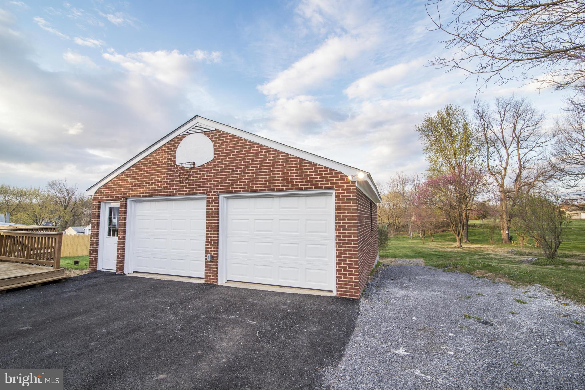 16372 Spielman Road Williamsport, MD 21795 - Photo 4 of 30 Exterior (General)